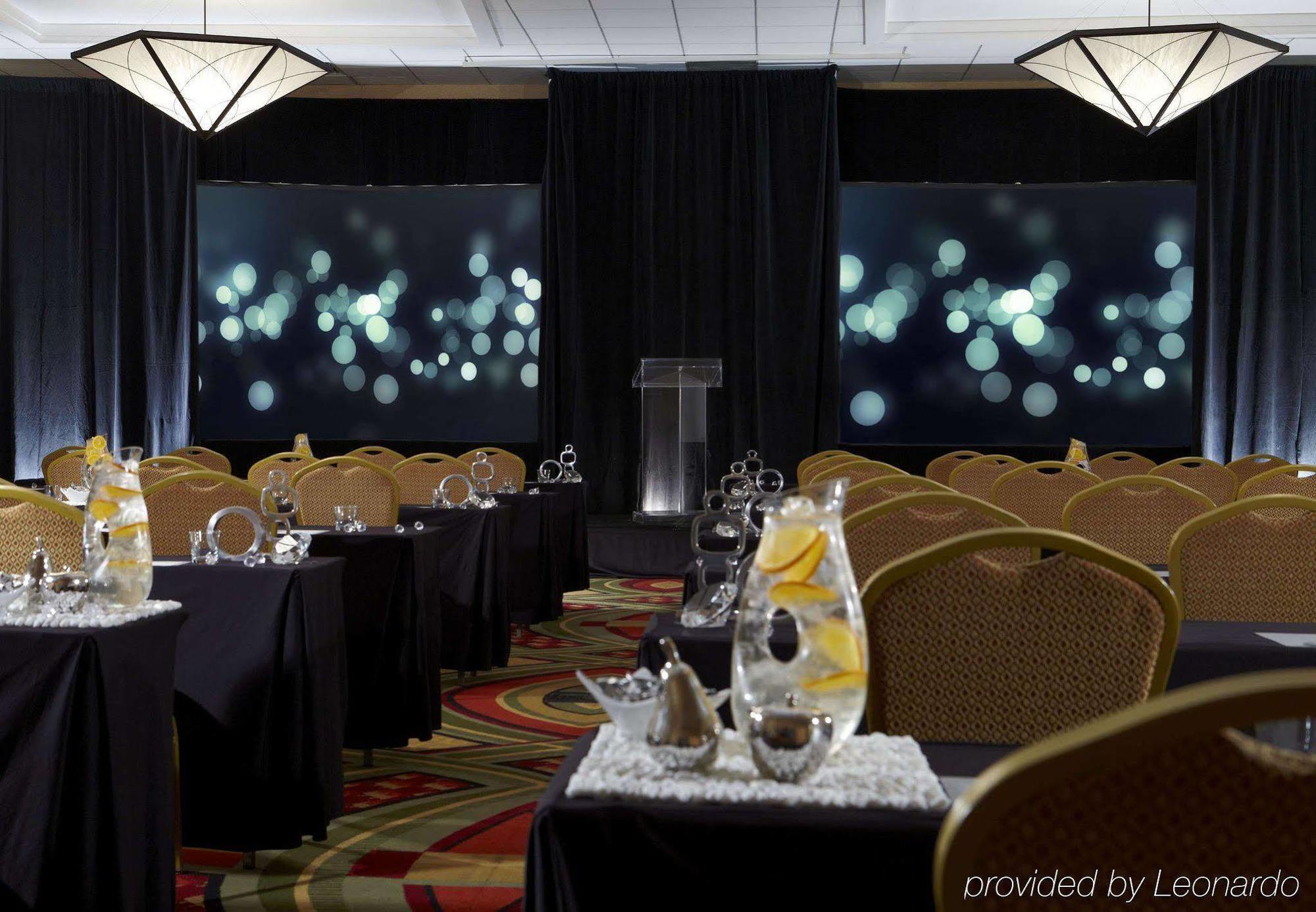 Renaissance St. Louis Airport Hotel Berkeley Экстерьер фото