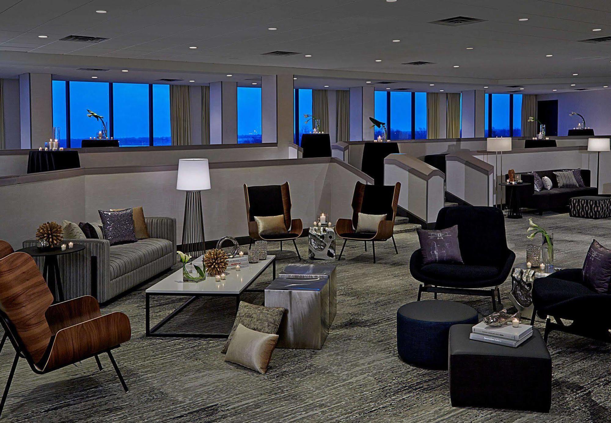Renaissance St. Louis Airport Hotel Berkeley Экстерьер фото