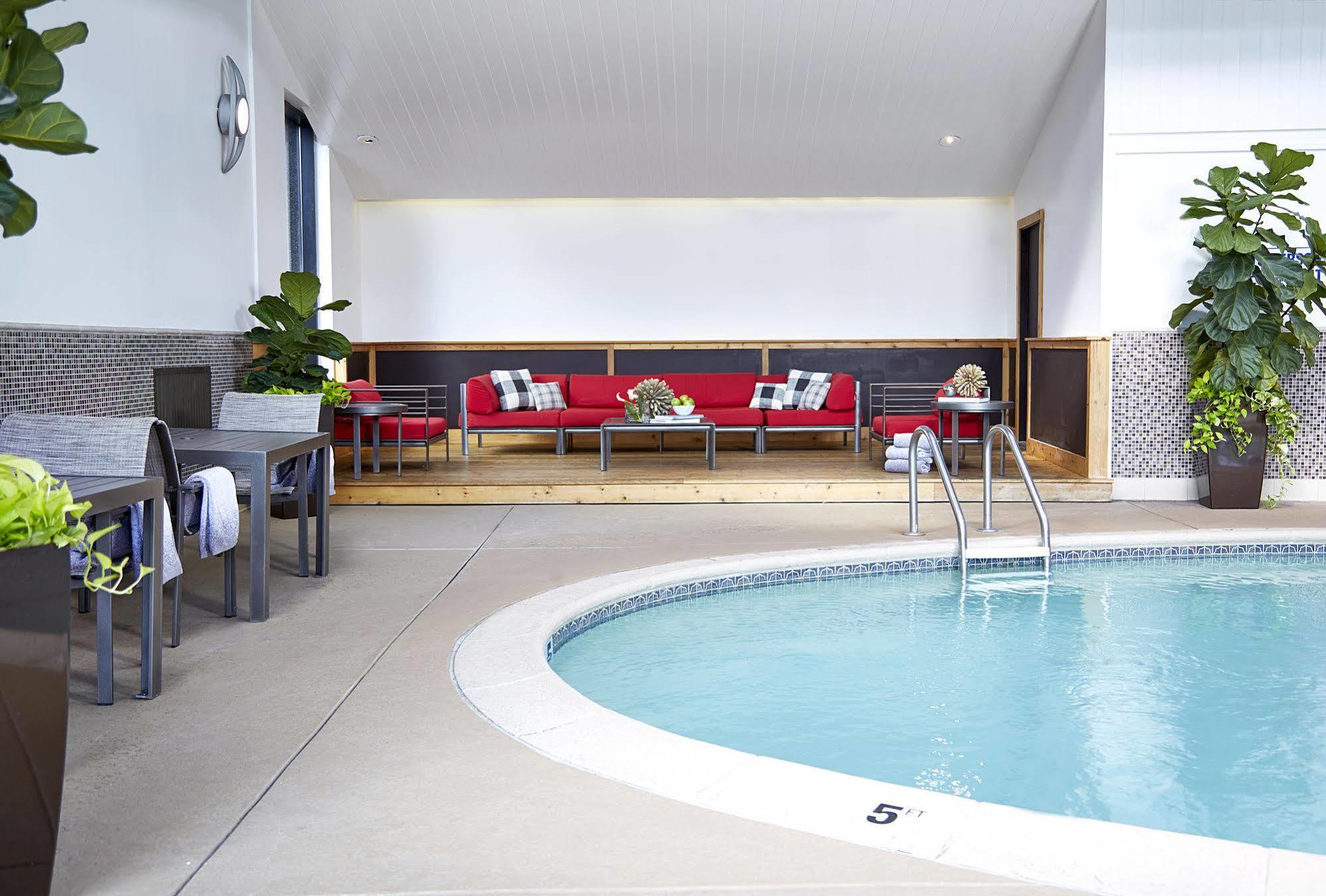 Renaissance St. Louis Airport Hotel Berkeley Экстерьер фото